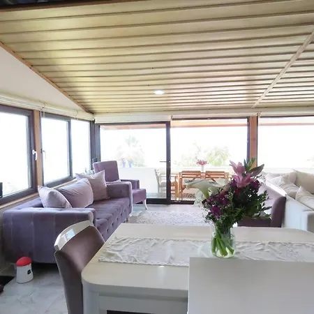 Derin Ev-sevgi Yolunda Denize Sifir Full Manzarali Apartament